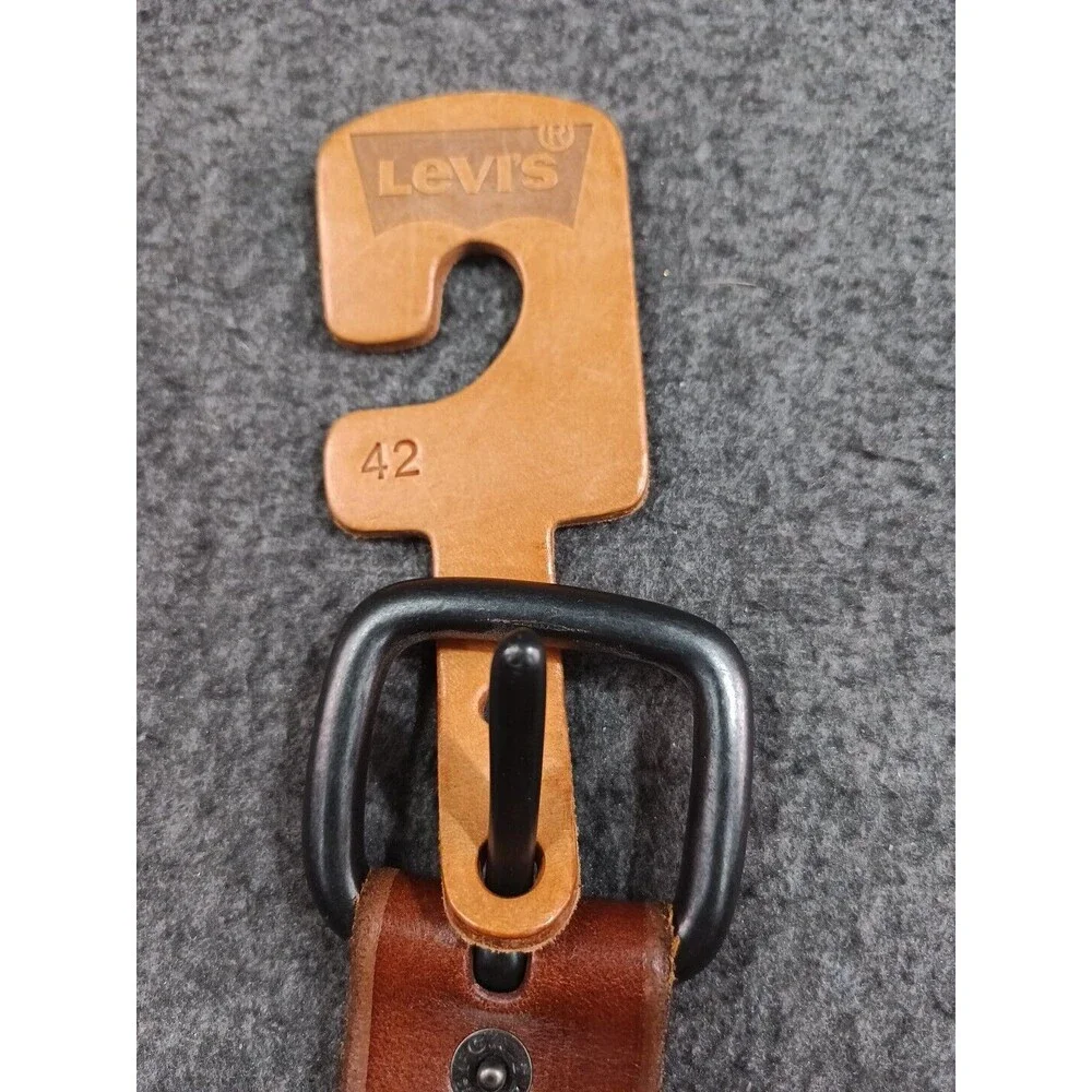 Levis Handcrafted Genuine Brown Leather Belt Size 42 New Pewter Color Buckle